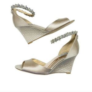 New Badgley Mischka Tahlia Ivory Satin Crystal Strap Bridal Wedge Heels
